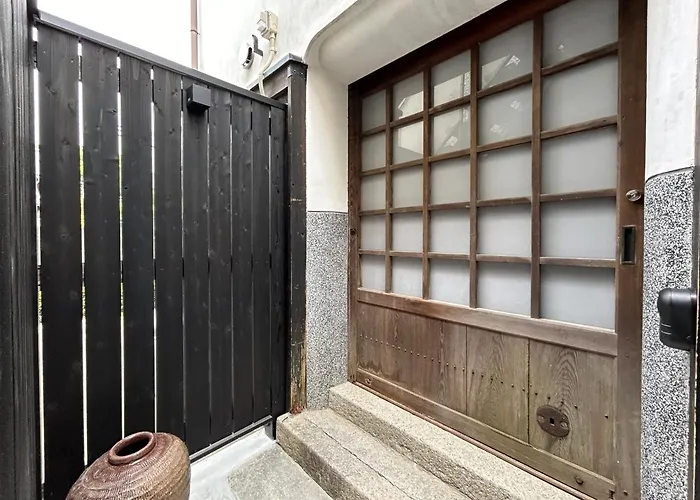 The Bath & Bed Dogo築110年の蔵をリノベした源泉掛け流しの一棟貸しの温泉宿