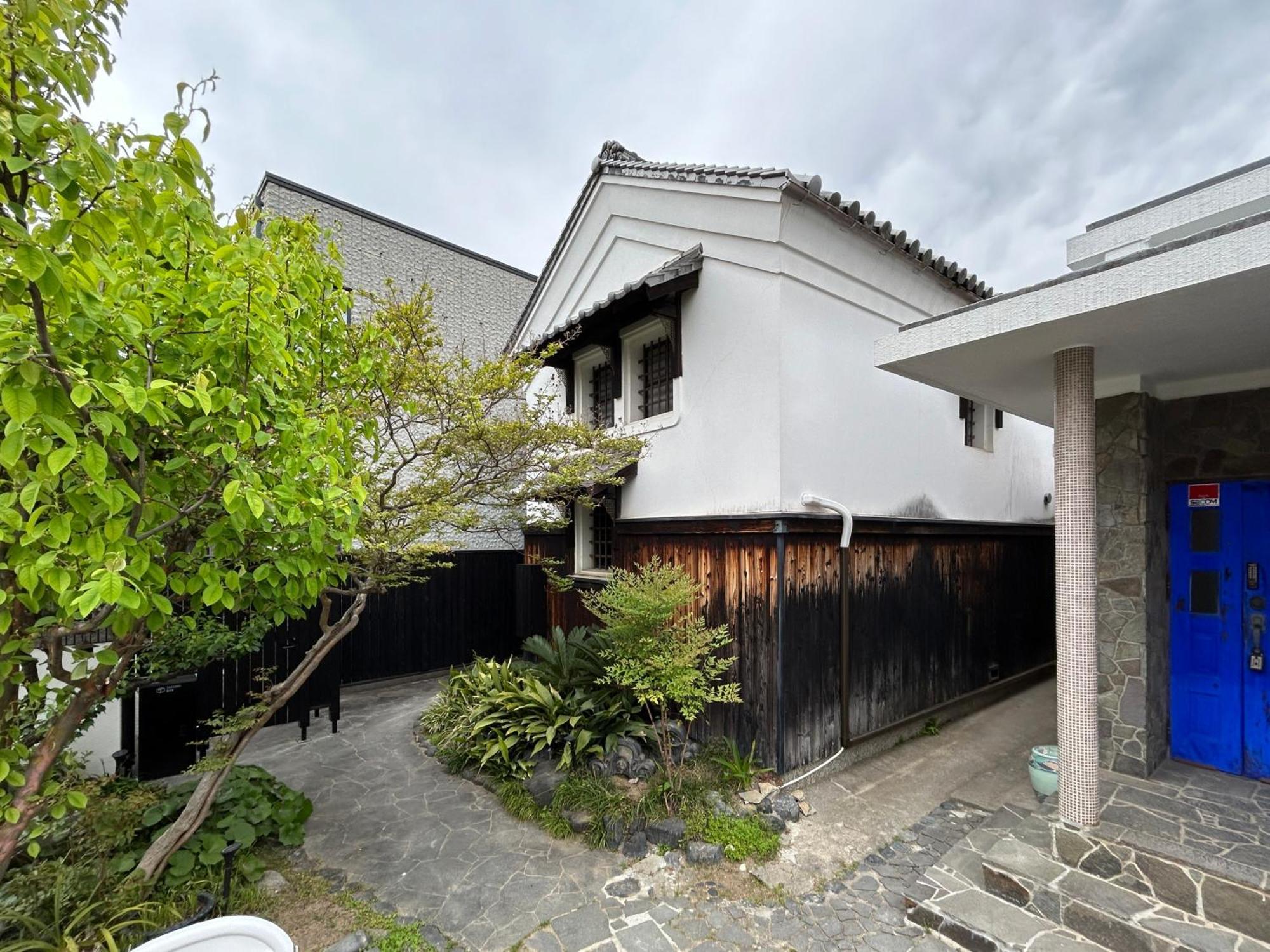The Bath & Bed Dogo築110年の蔵をリノベした源泉掛け流しの一棟貸しの温泉宿 * Matsuyama (Ehime)